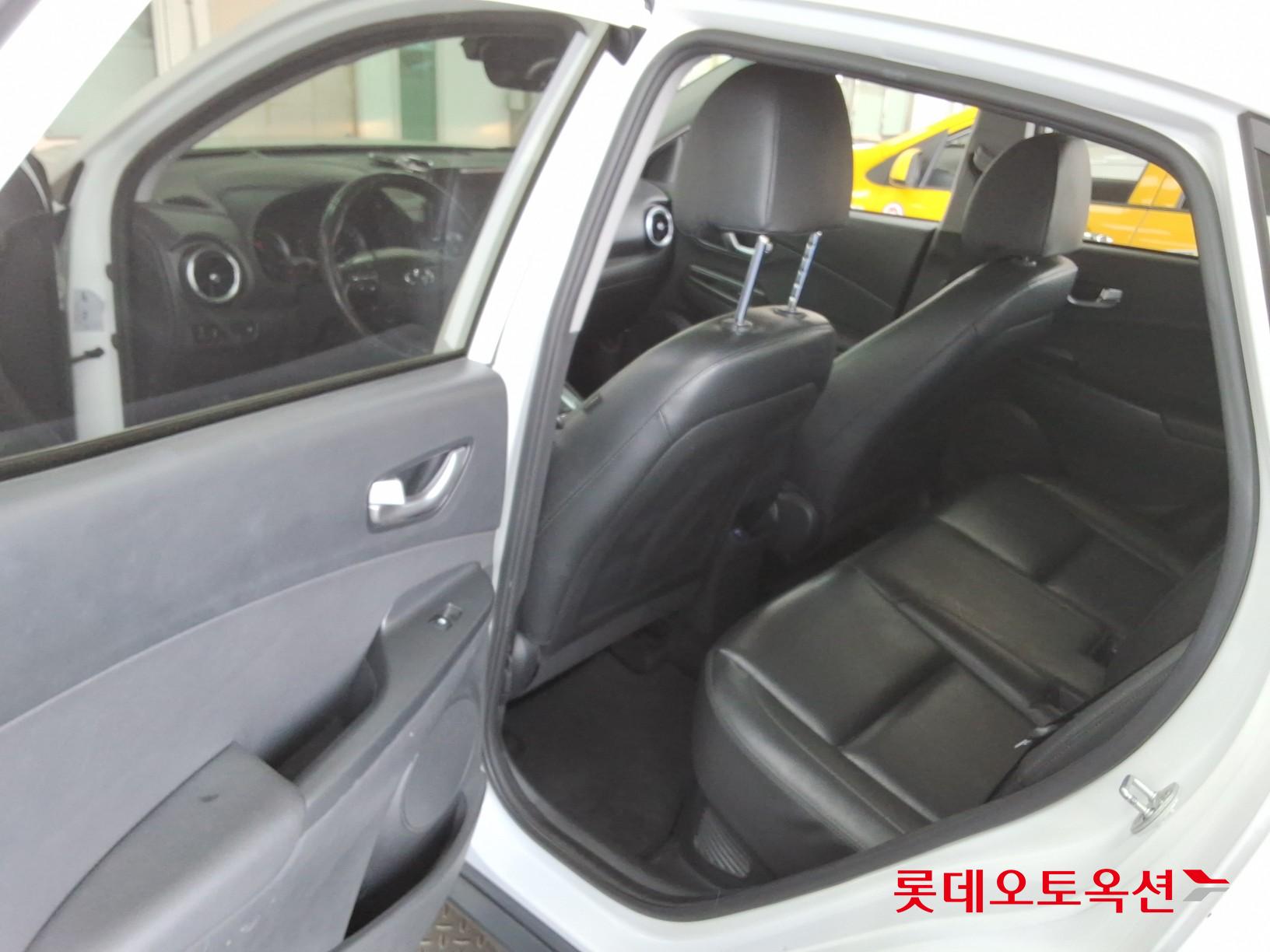 Hyundai Kona 2022 - Image 37