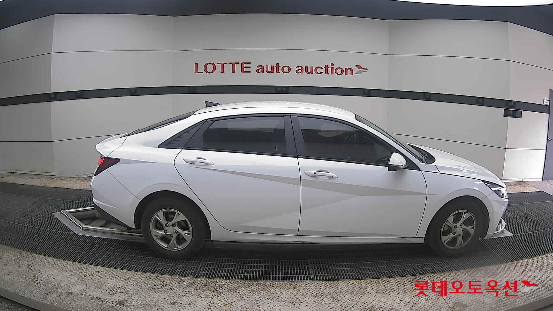 هيونداي إلانترا 2021 - صورة 21