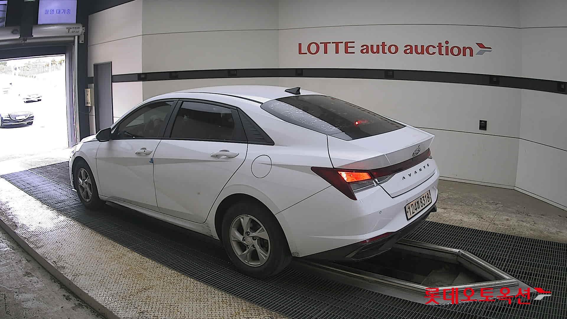 هيونداي إلانترا 2021 - صورة 15