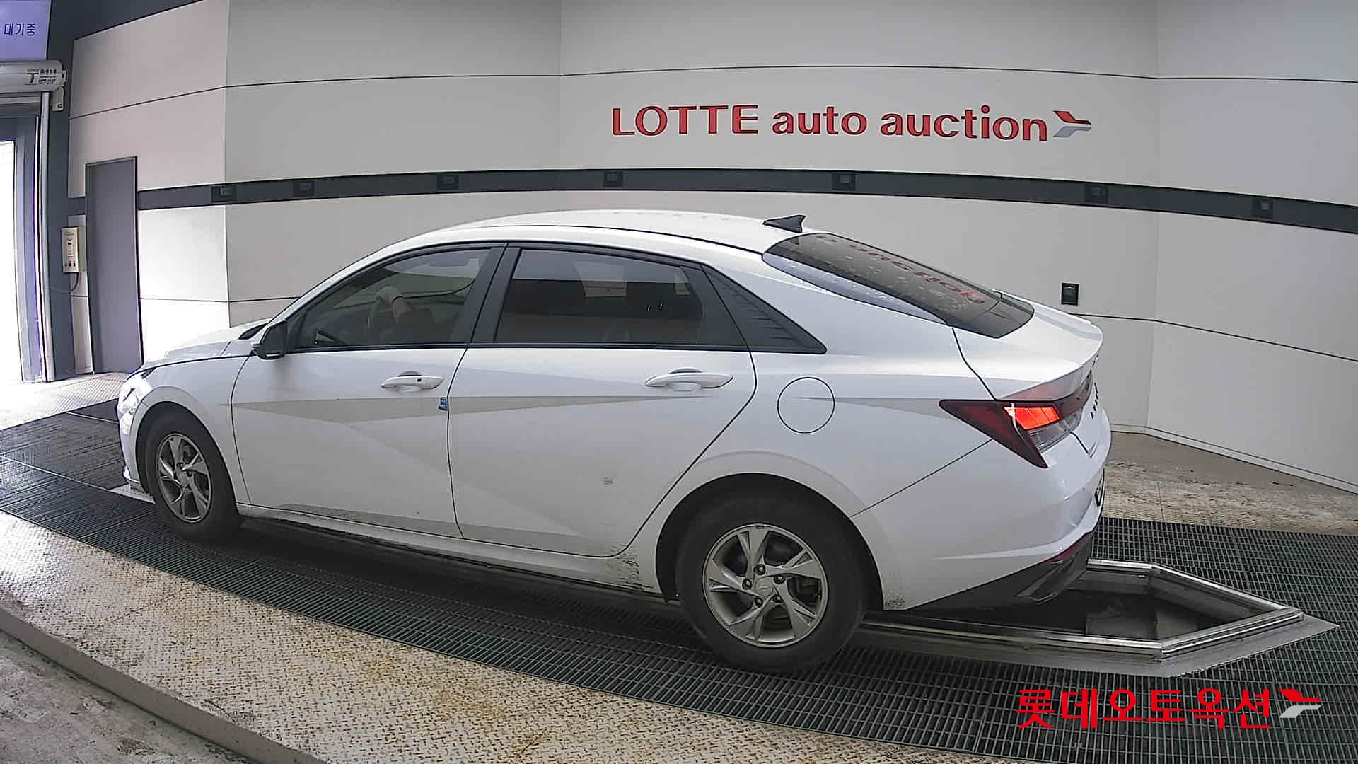 هيونداي إلانترا 2021 - صورة 14