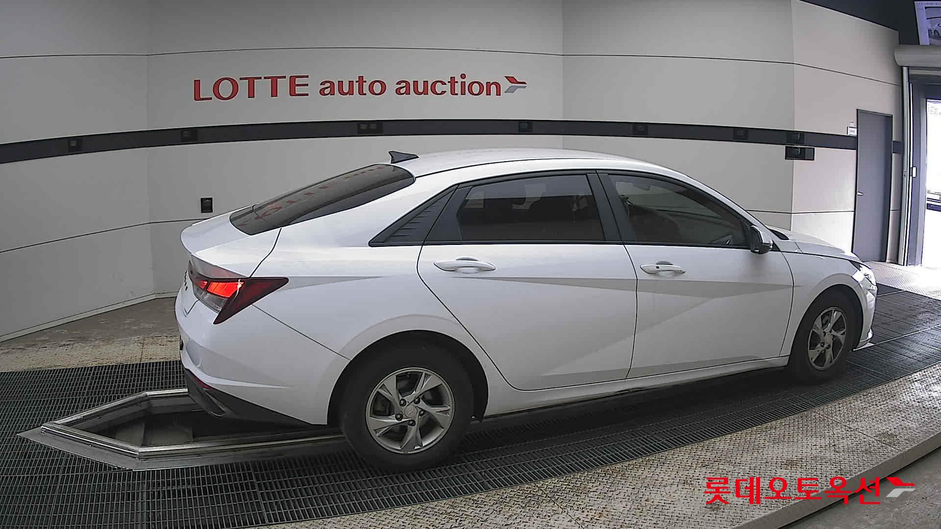 هيونداي إلانترا 2021 - صورة 20