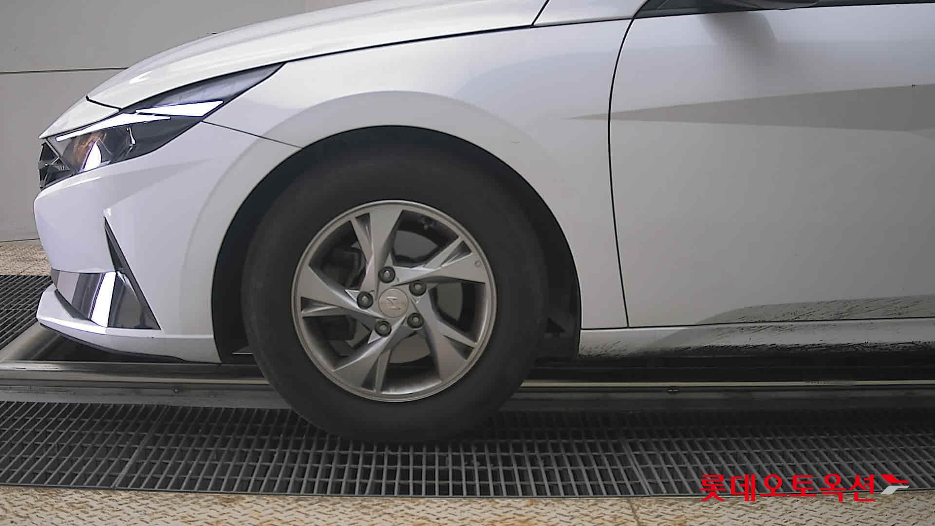 هيونداي إلانترا 2021 - صورة 25