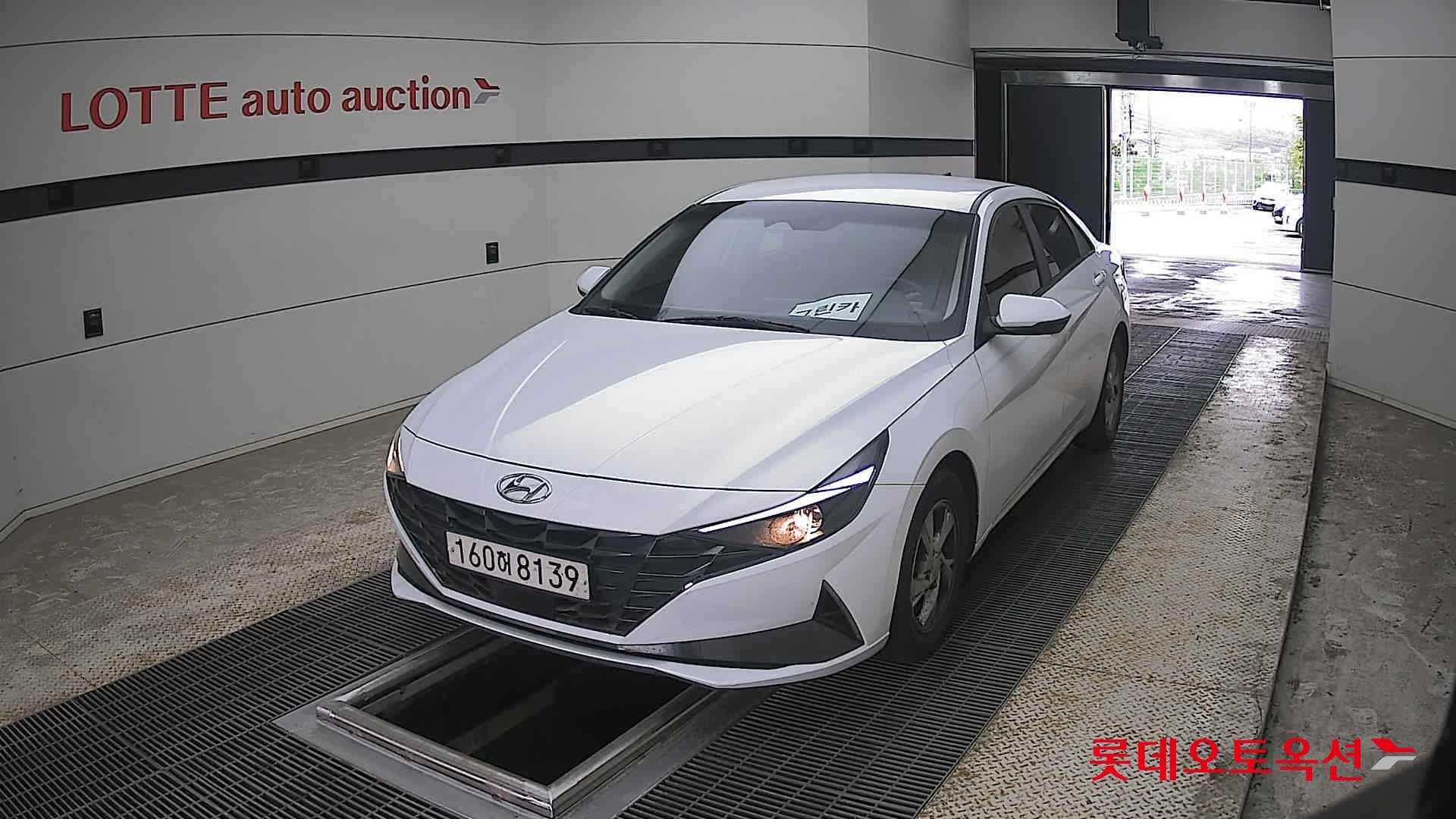 Hyundai Elantra 2021 - Image 10