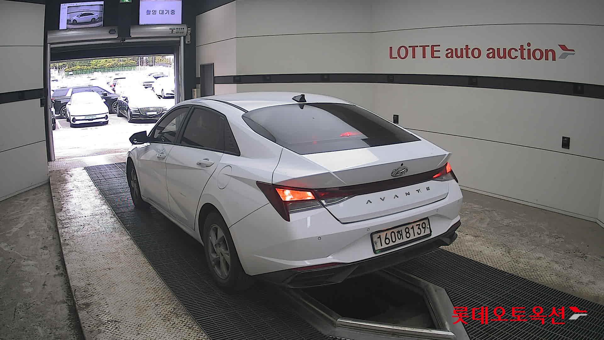 Hyundai Elantra 2021 - Image 16