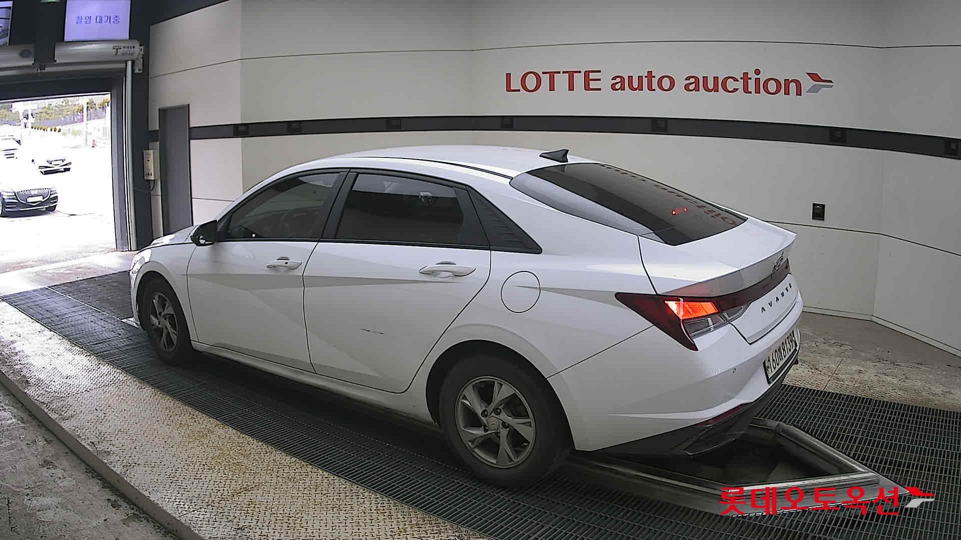 Hyundai Elantra 2021 - Image 15