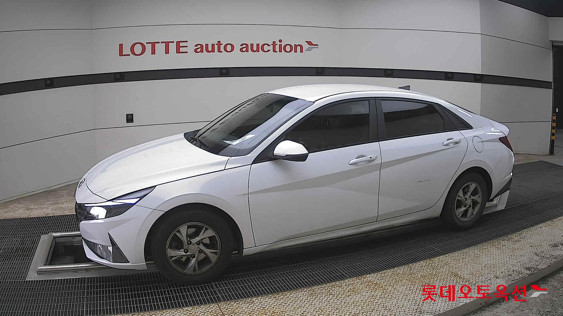 Hyundai Elantra 2021 - Image 12