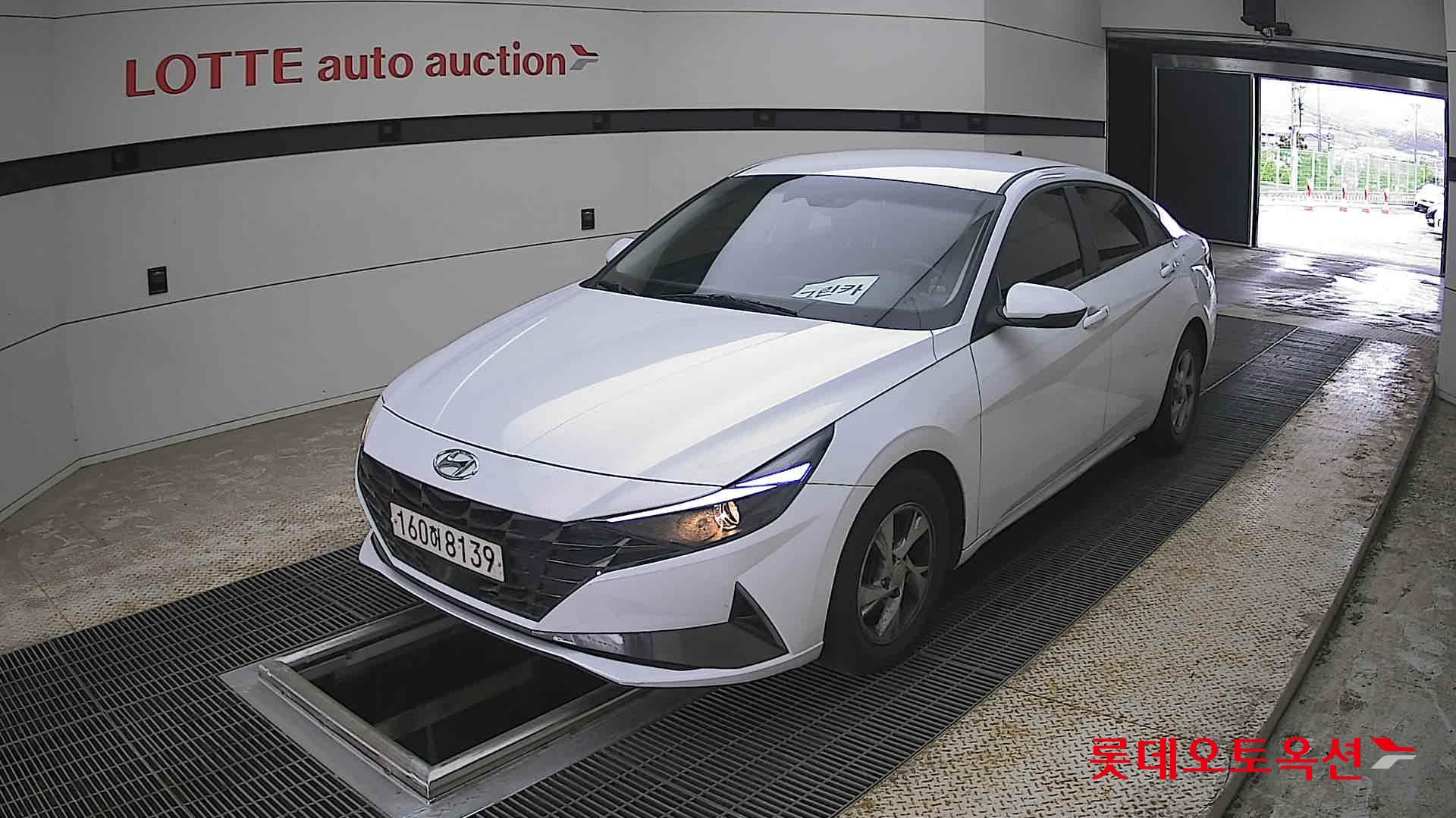 Hyundai Elantra 2021 - Image 3