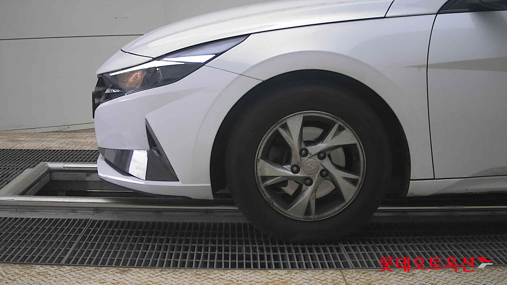 Hyundai Elantra 2021 - Image 25