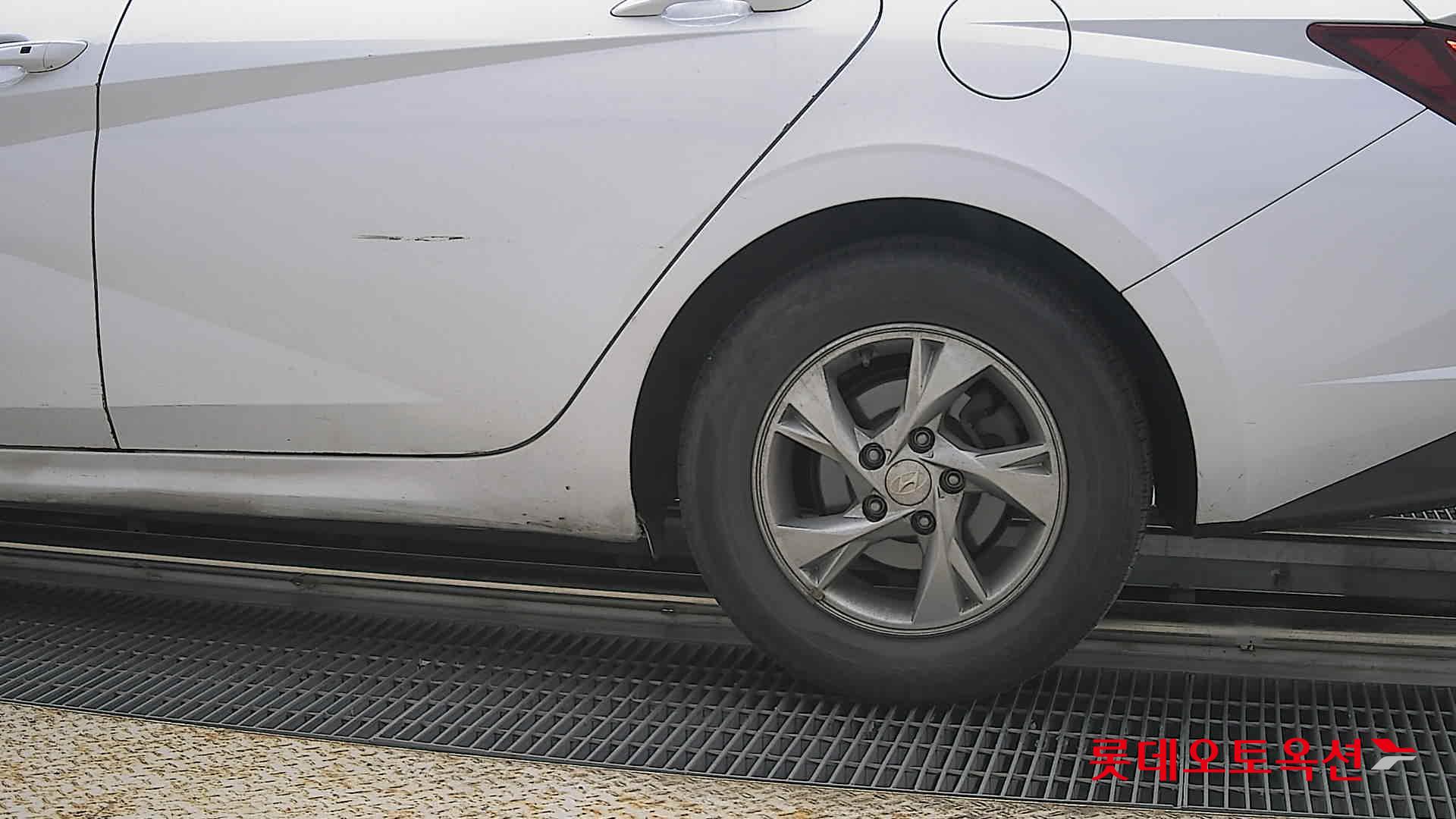 Hyundai Elantra 2021 - Image 26