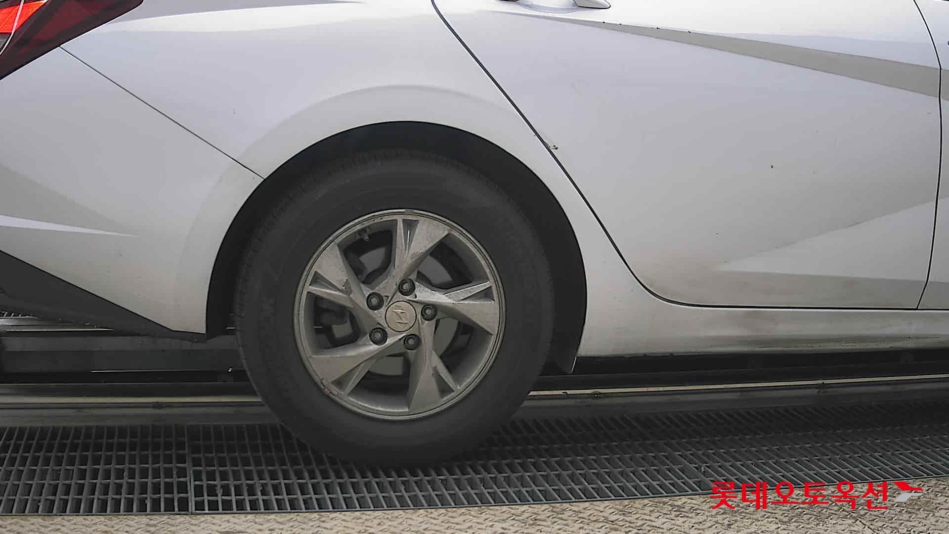 Hyundai Elantra 2021 - Image 28