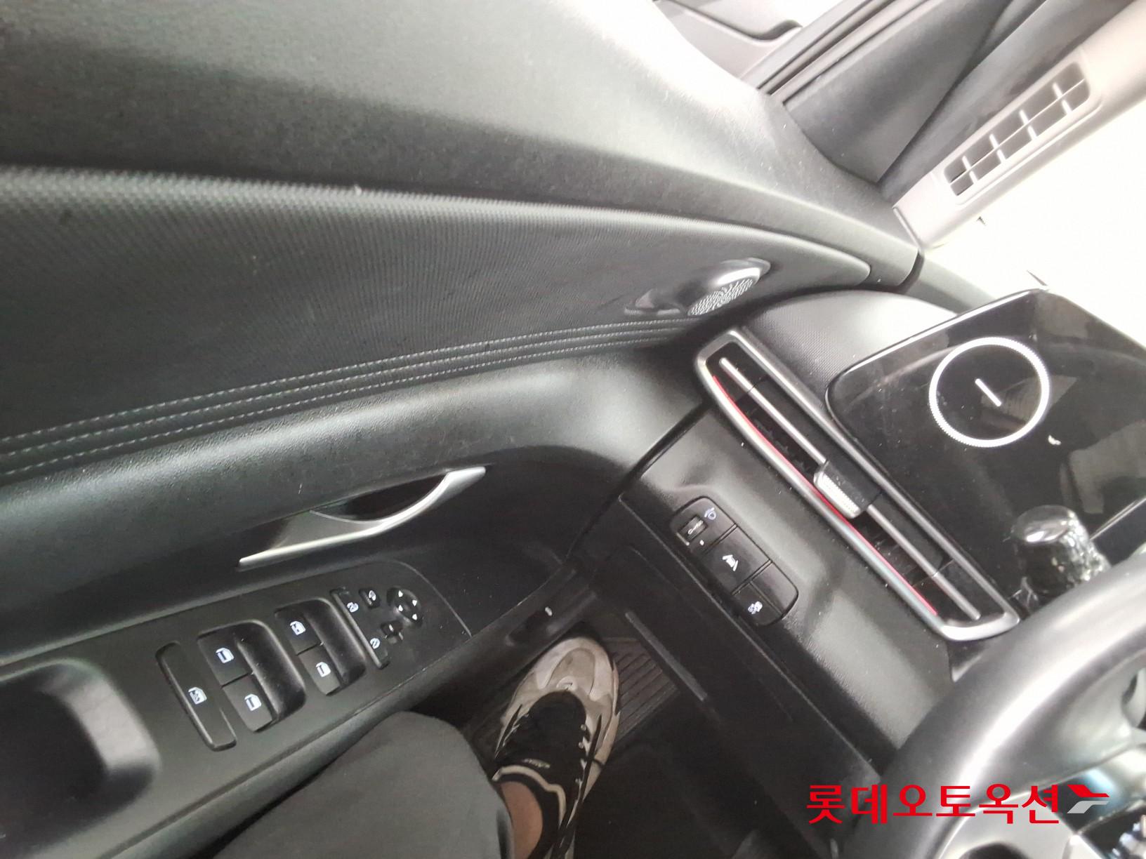 Hyundai Elantra 2021 - Image 29