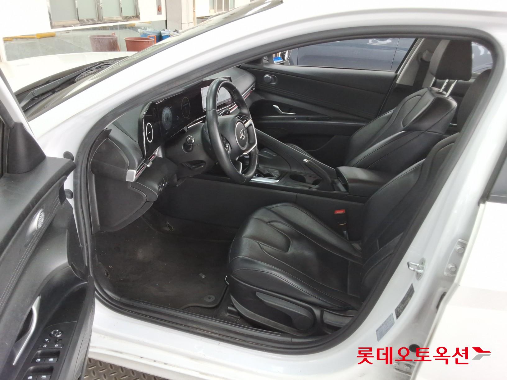 Hyundai Elantra 2021 - Image 36