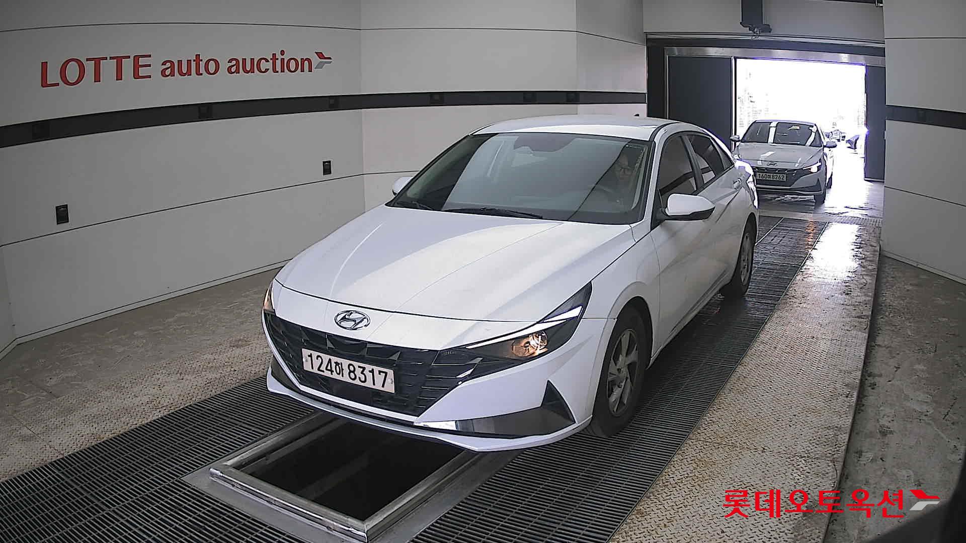 Hyundai Elantra 2021 - Image 10