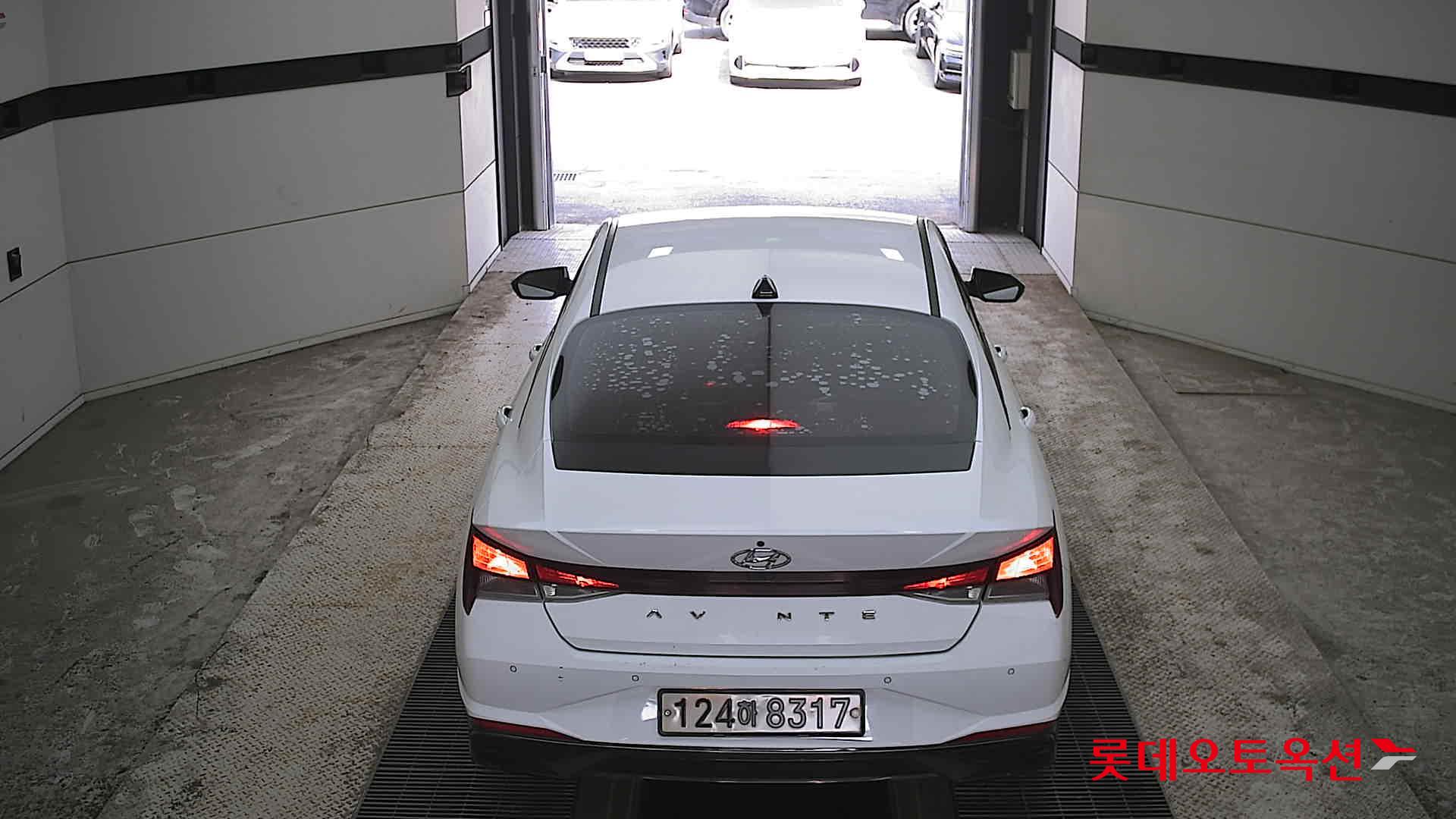 Hyundai Elantra 2021 - Image 17