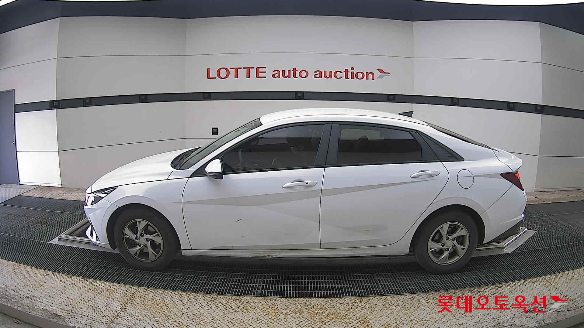 Hyundai Elantra 2021 - Image 13