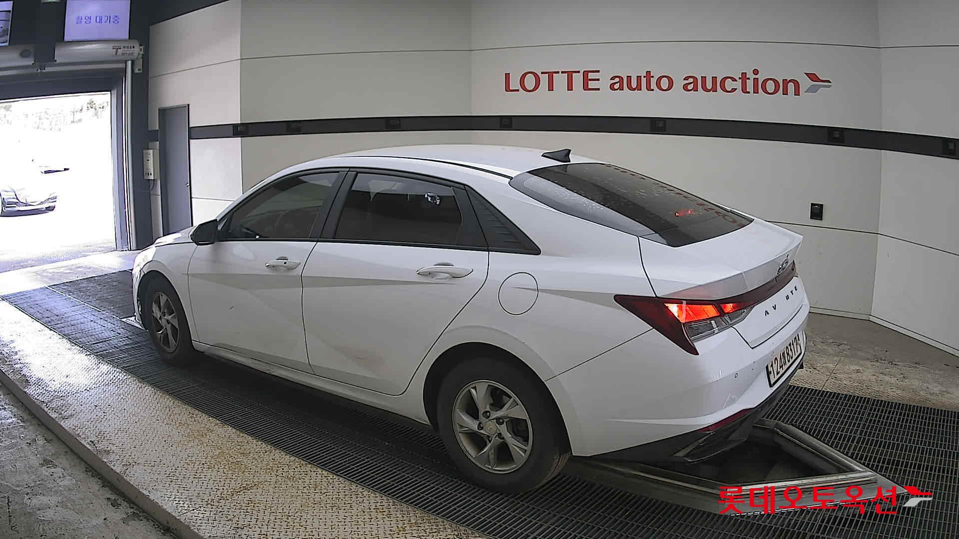 Hyundai Elantra 2021 - Image 15