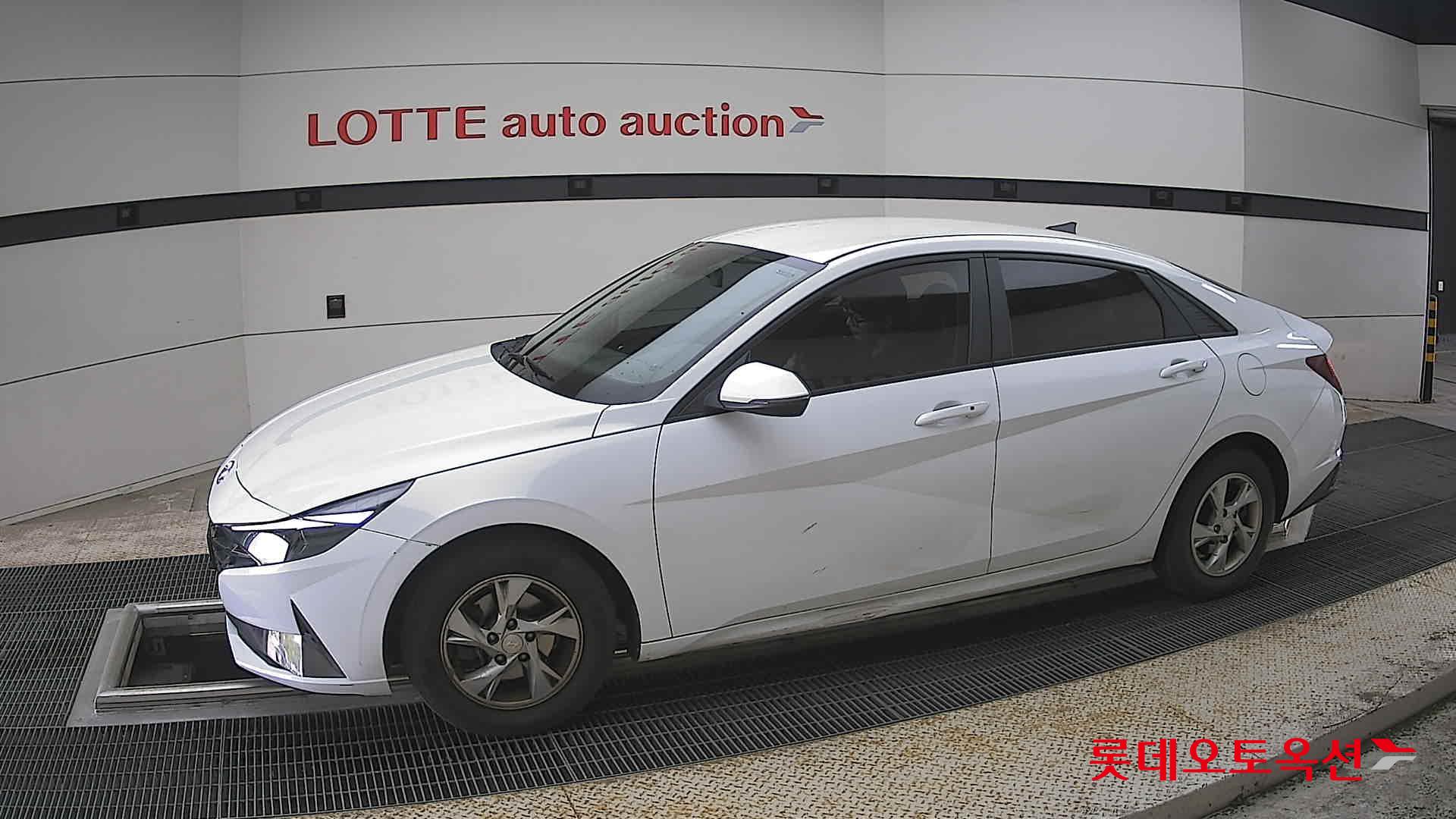 Hyundai Elantra 2021 - Image 12