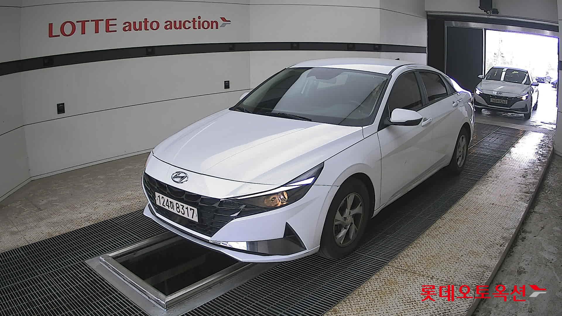 Hyundai Elantra 2021 - Image 3