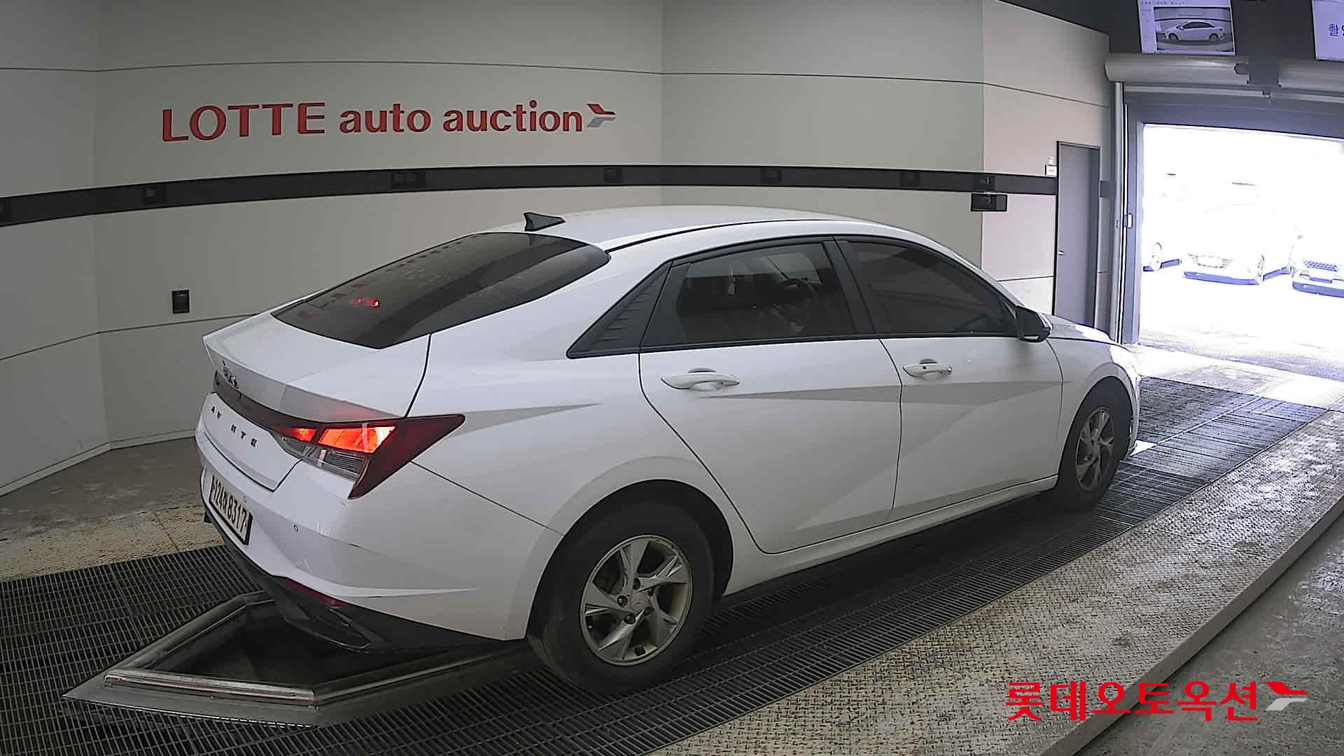 Hyundai Elantra 2021 - Image 19