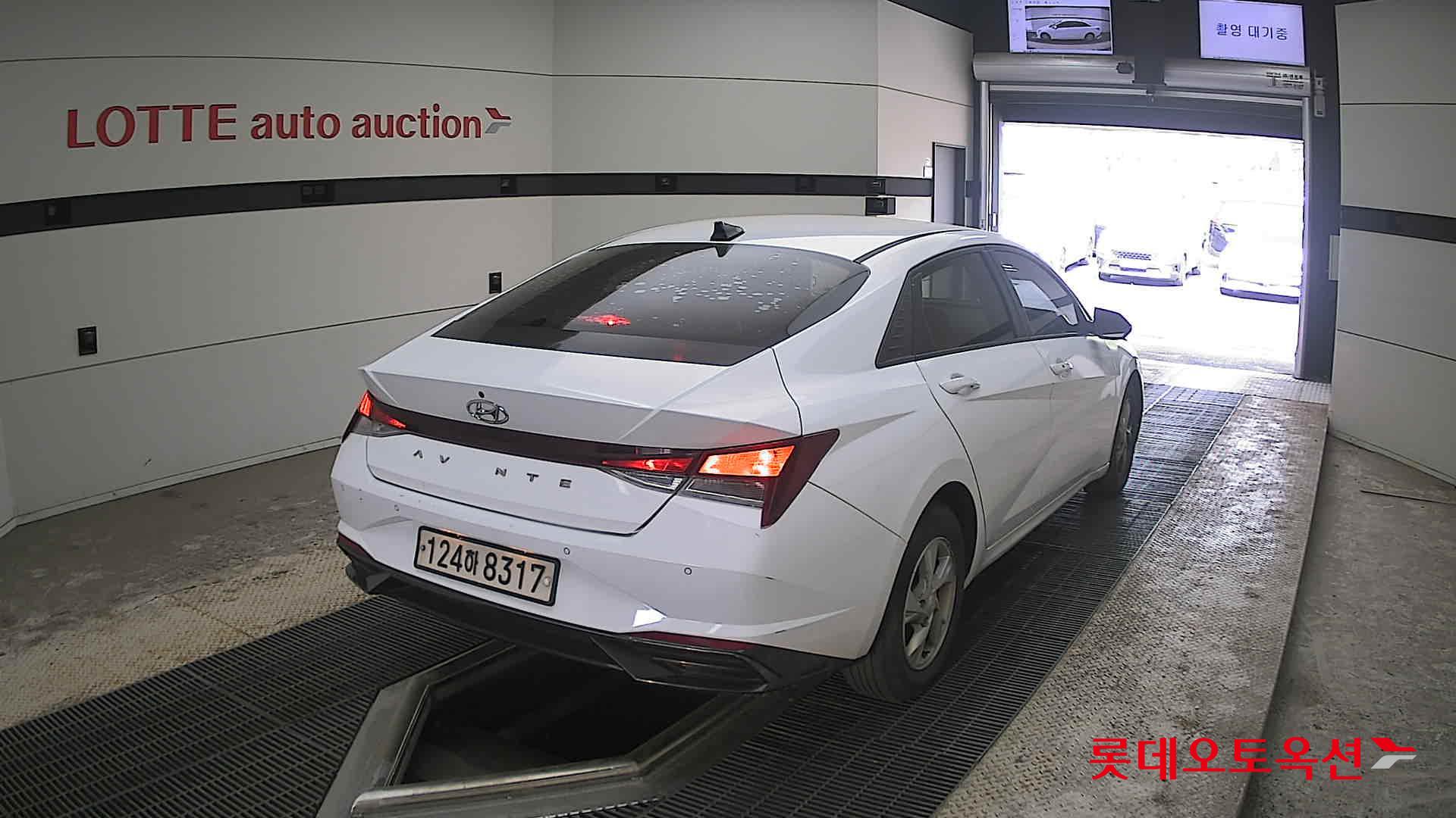 Hyundai Elantra 2021 - Image 18