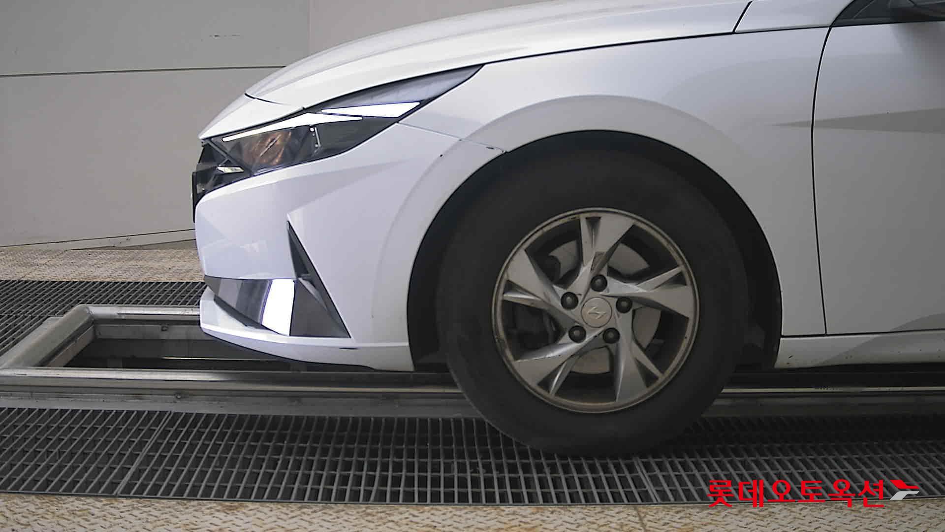 Hyundai Elantra 2021 - Image 25