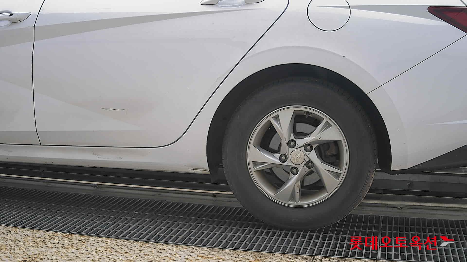 Hyundai Elantra 2021 - Image 26