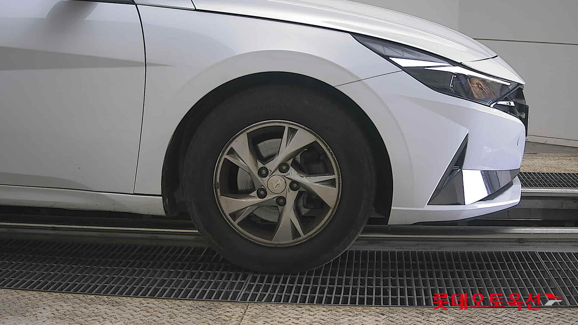 Hyundai Elantra 2021 - Image 27