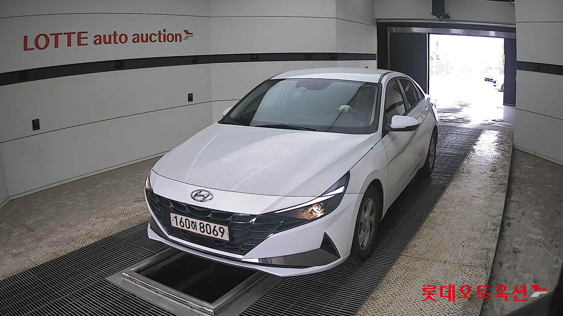 Hyundai Elantra 2021 - Image 10