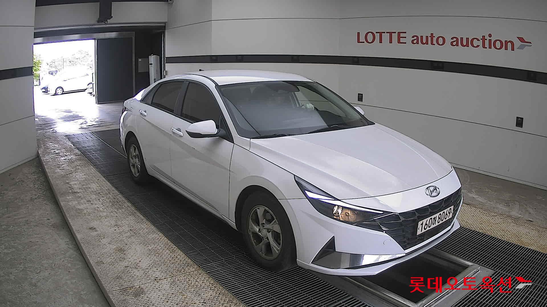 Hyundai Elantra 2021 - Image 6