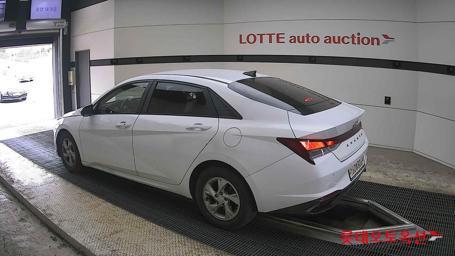 Hyundai Elantra 2021 - Image 15