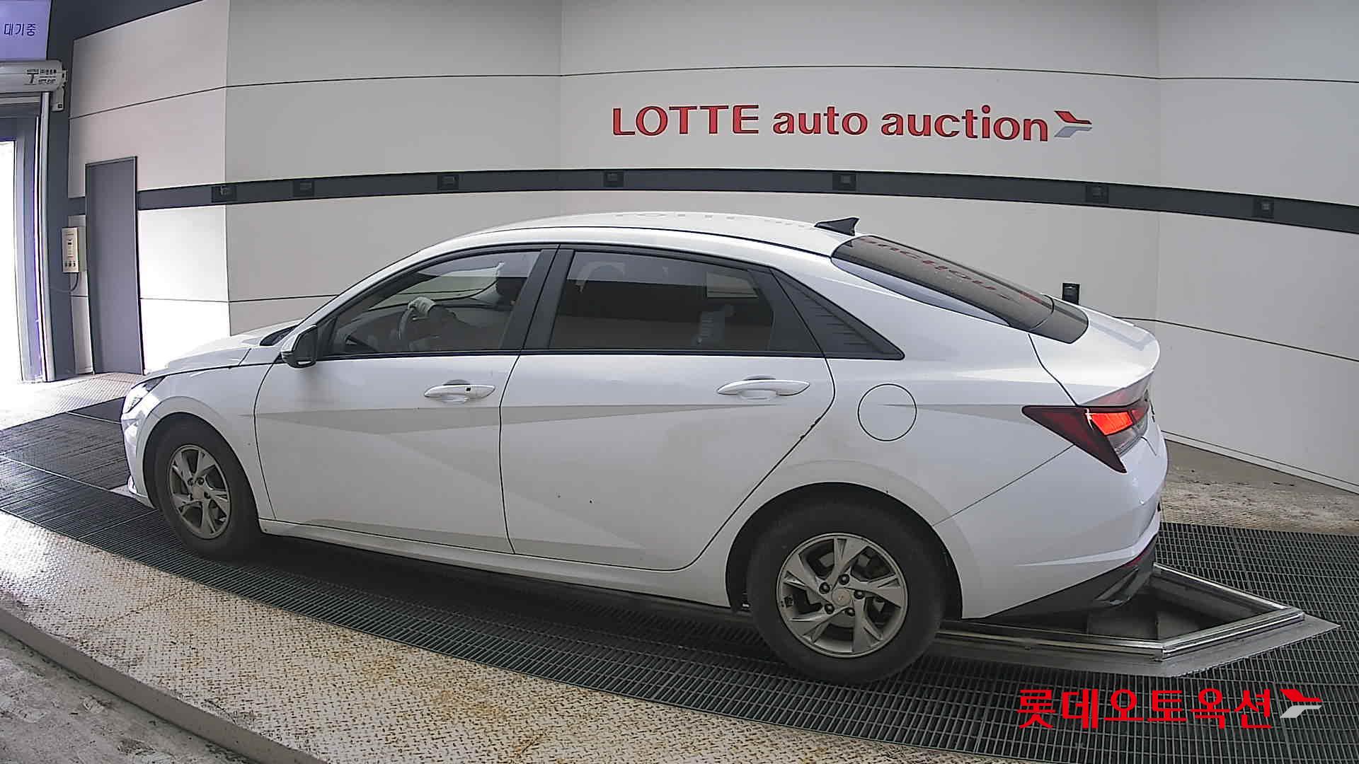 Hyundai Elantra 2021 - Image 14