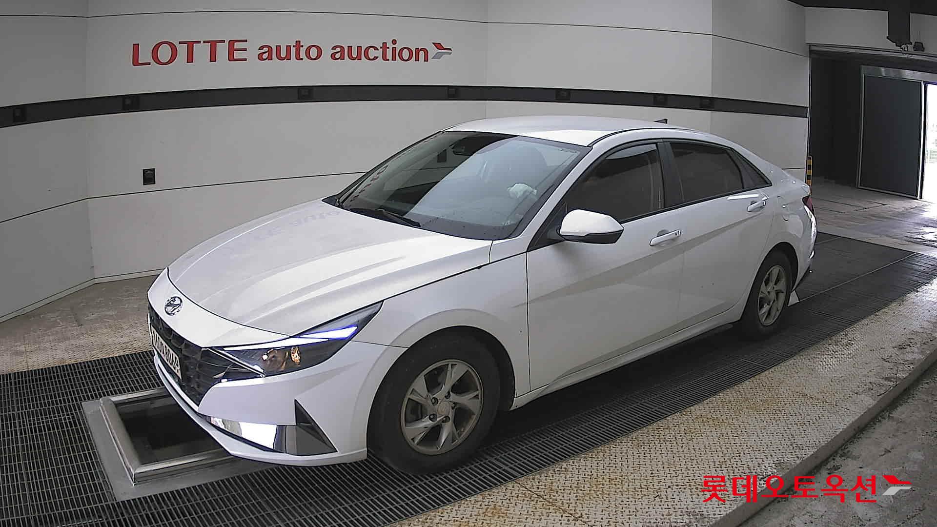 Hyundai Elantra 2021 - Image 11