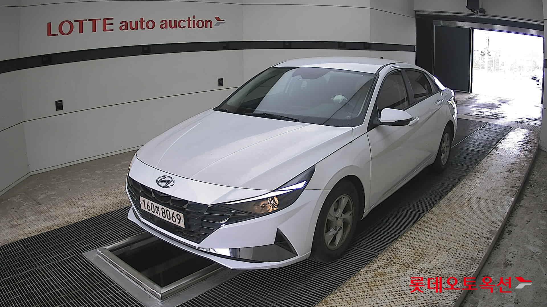 Hyundai Elantra 2021 - Image 3
