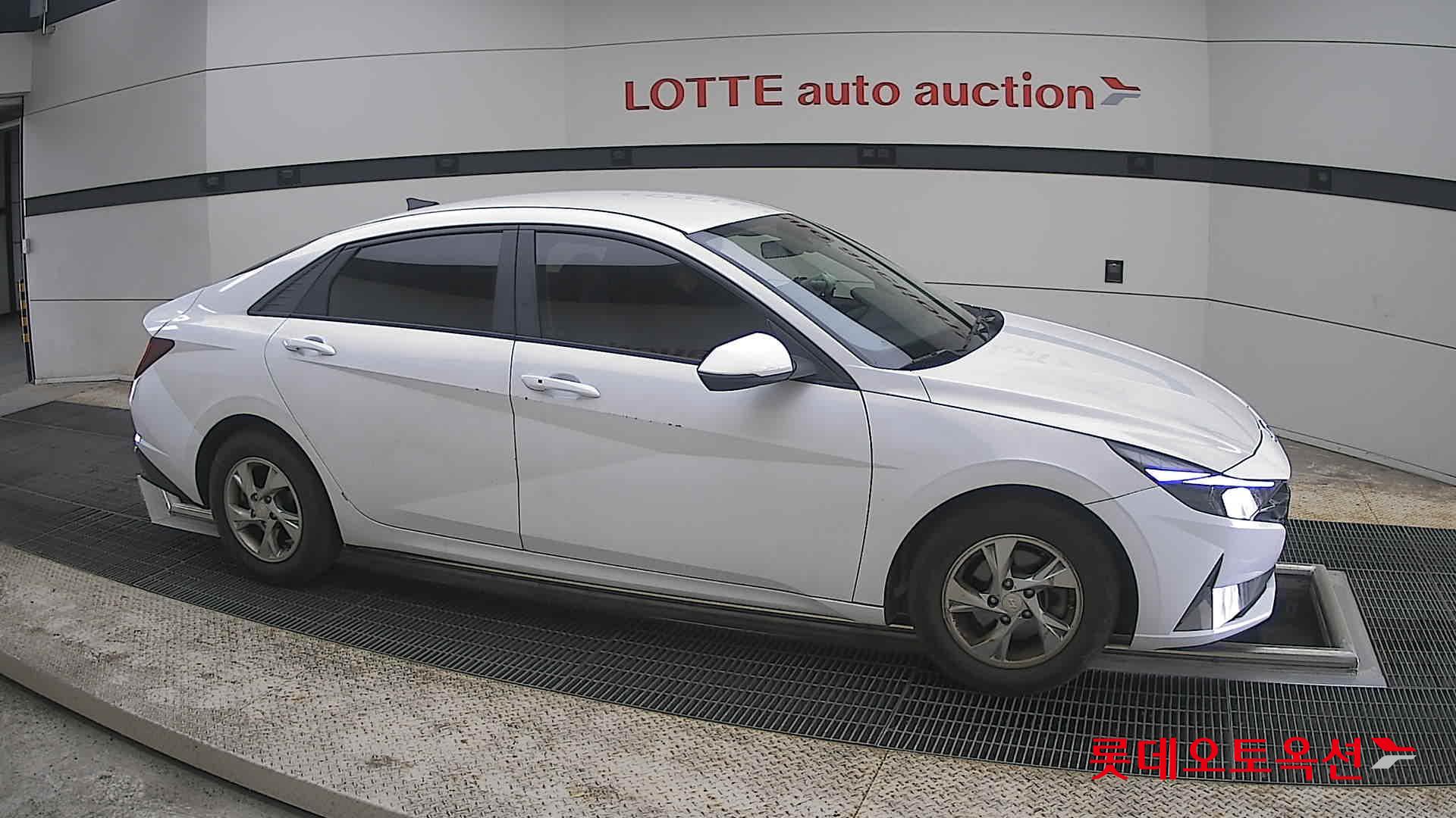 Hyundai Elantra 2021 - Image 22