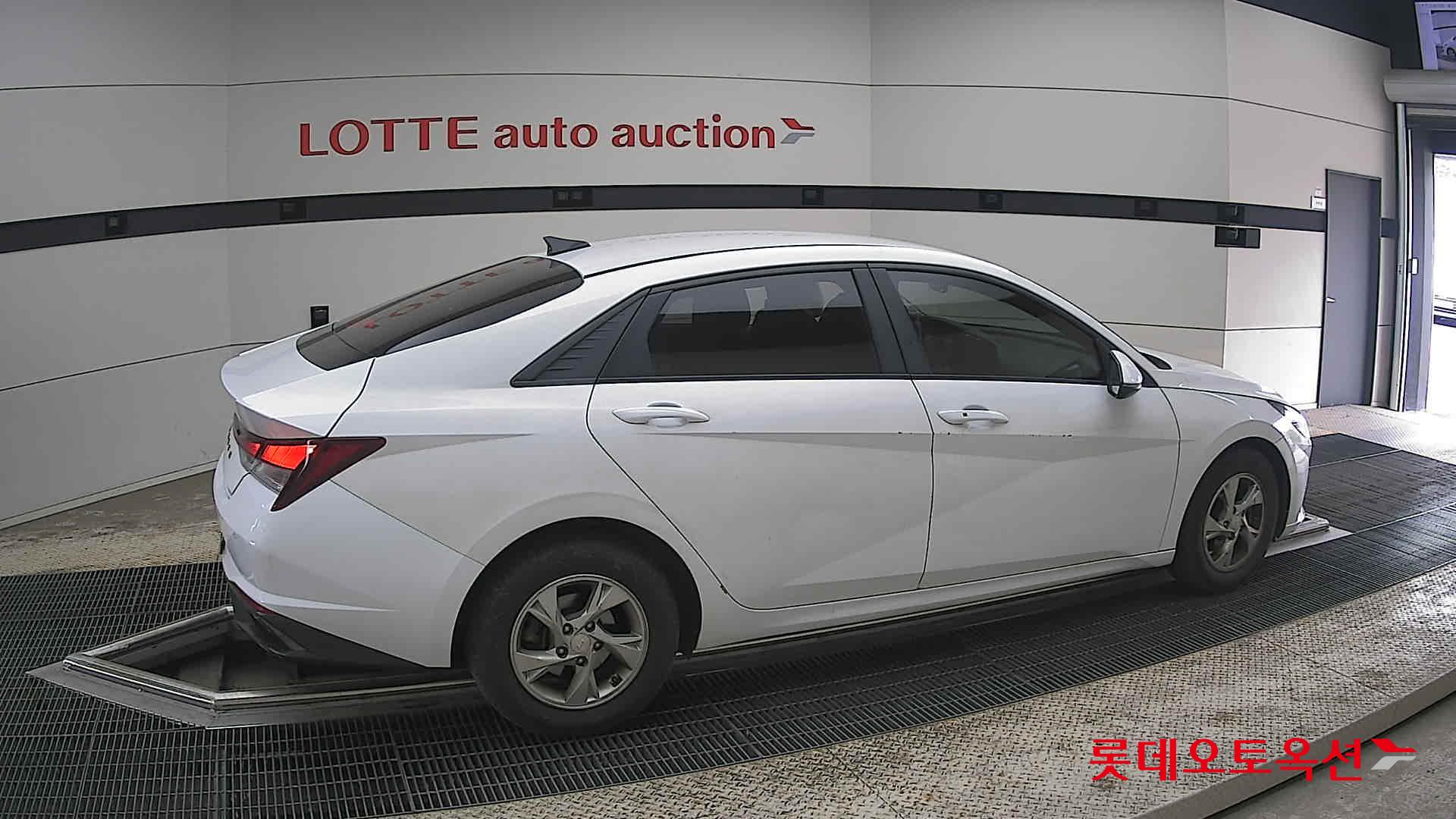 Hyundai Elantra 2021 - Image 20