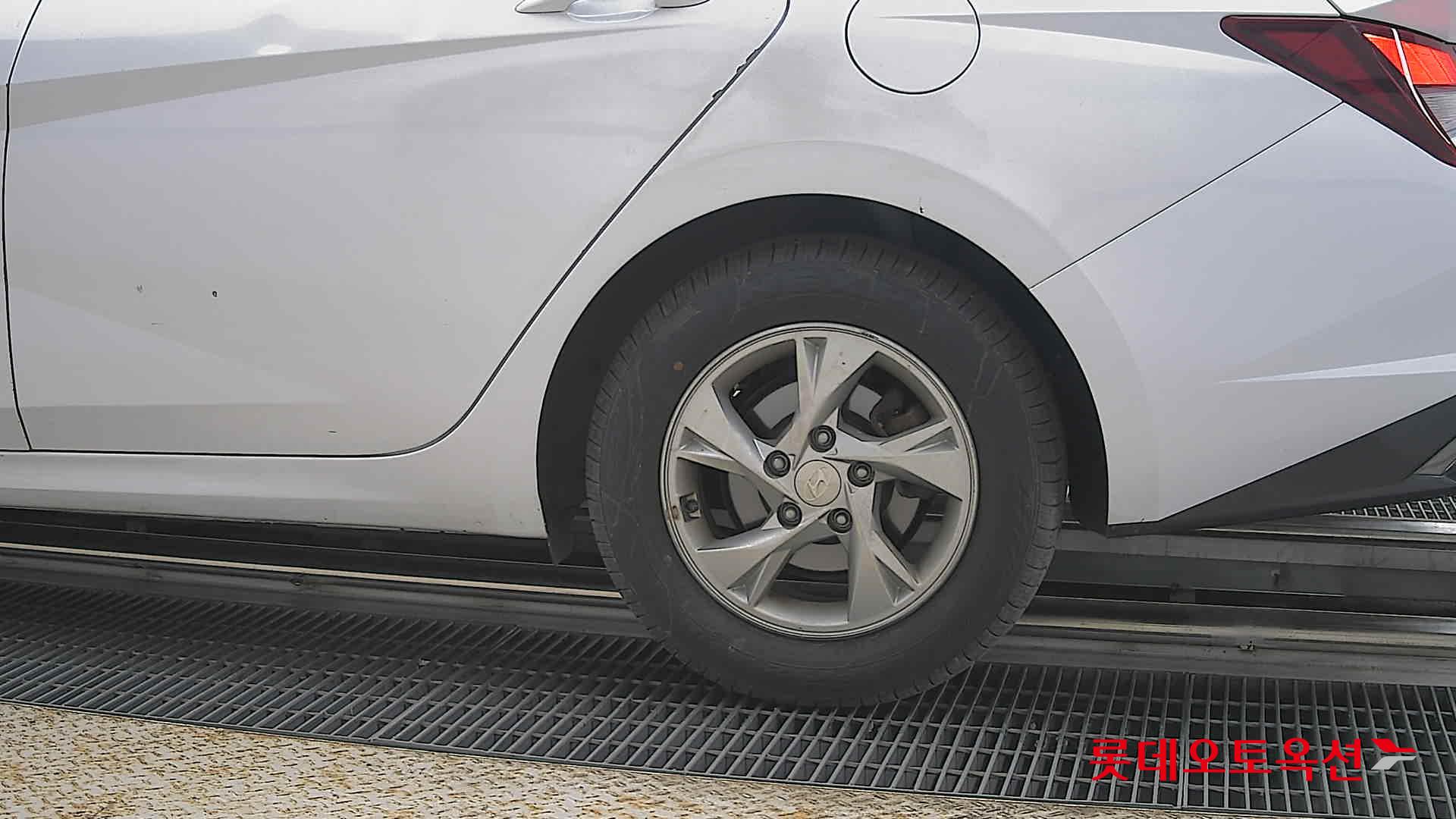 Hyundai Elantra 2021 - Image 26