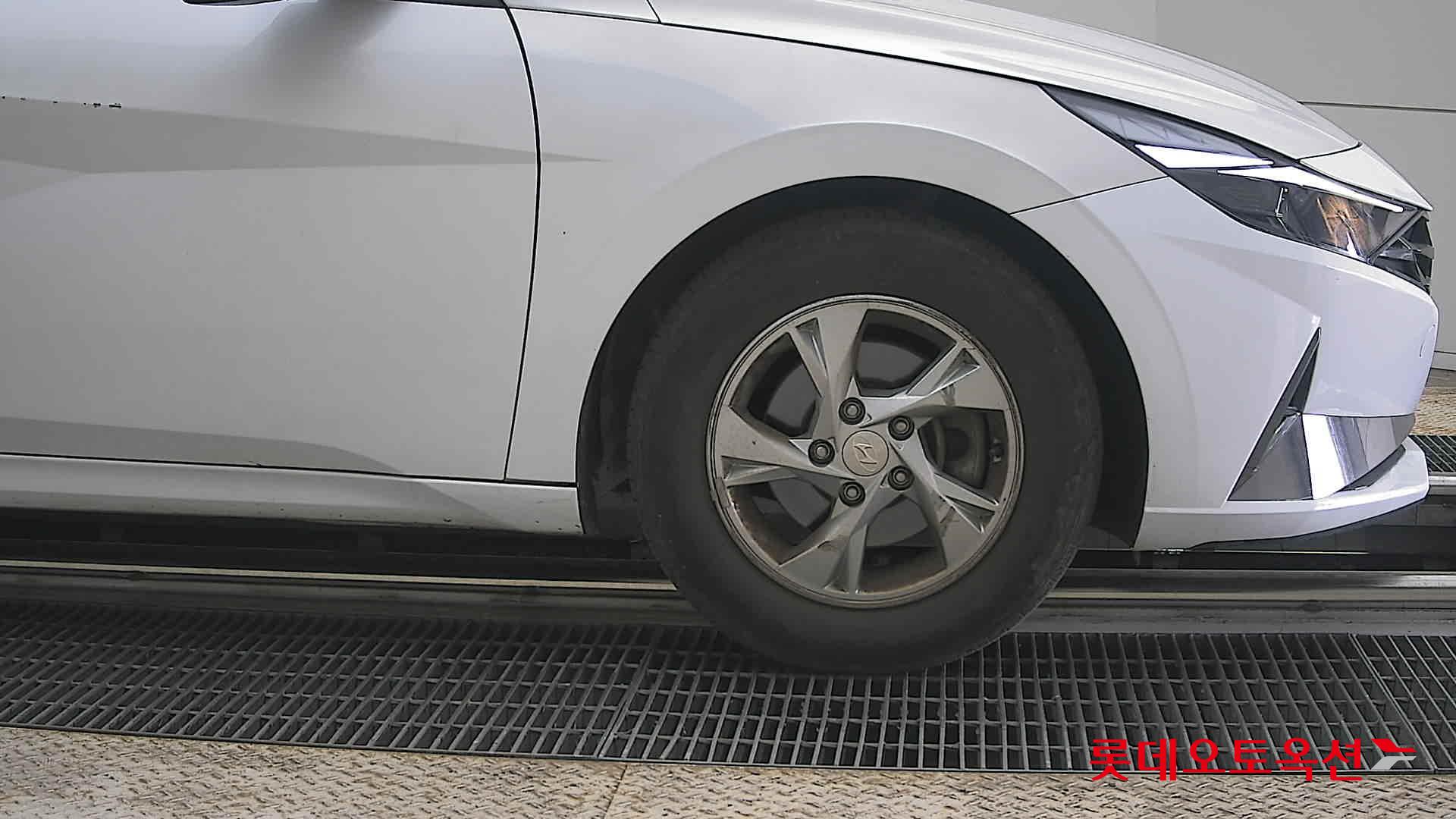 Hyundai Elantra 2021 - Image 27