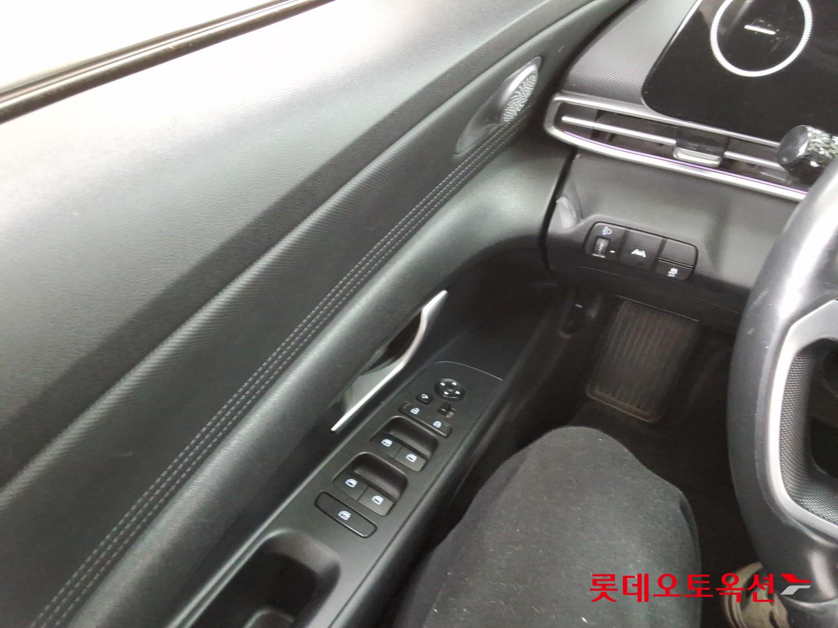 Hyundai Elantra 2021 - Image 29