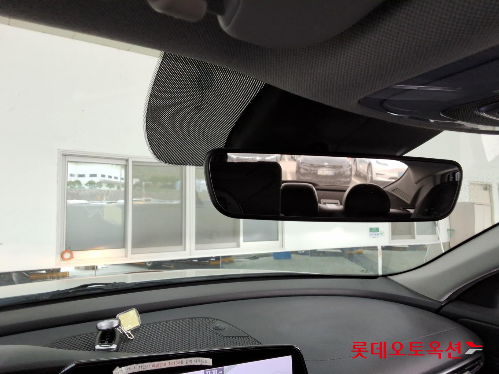 Hyundai Elantra 2021 - Image 32