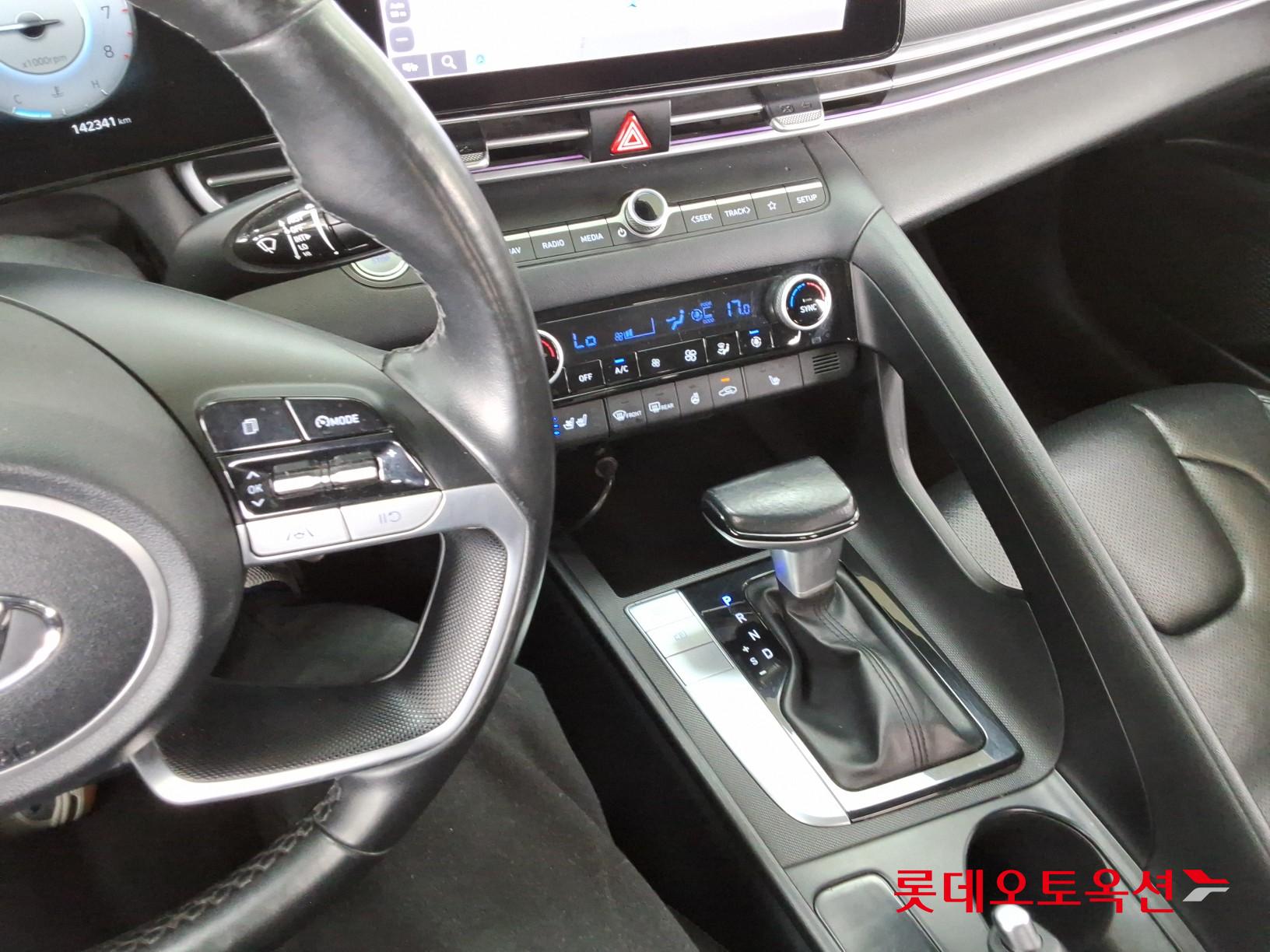 Hyundai Elantra 2021 - Image 34