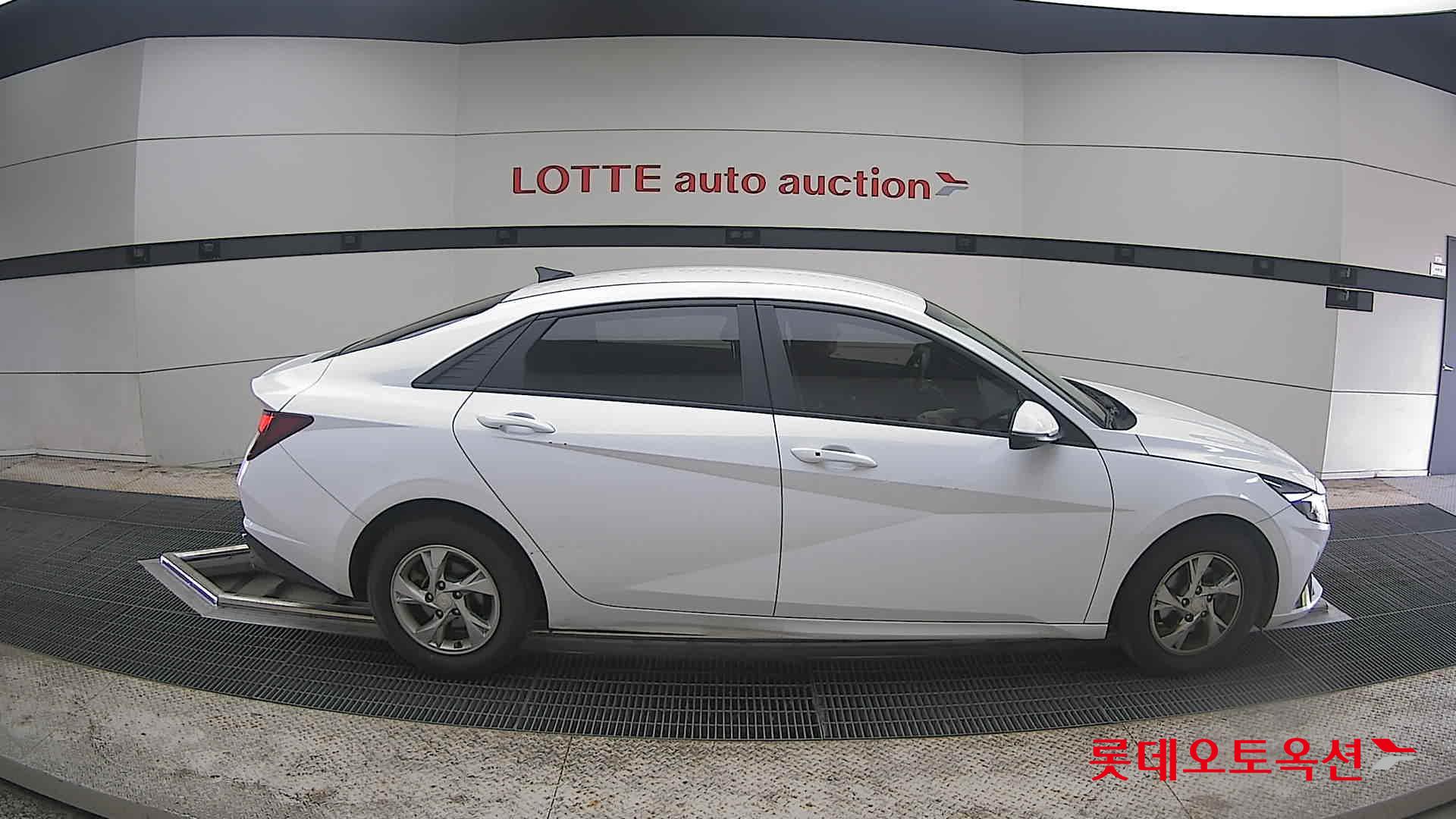 Hyundai Elantra 2021 - Image 21