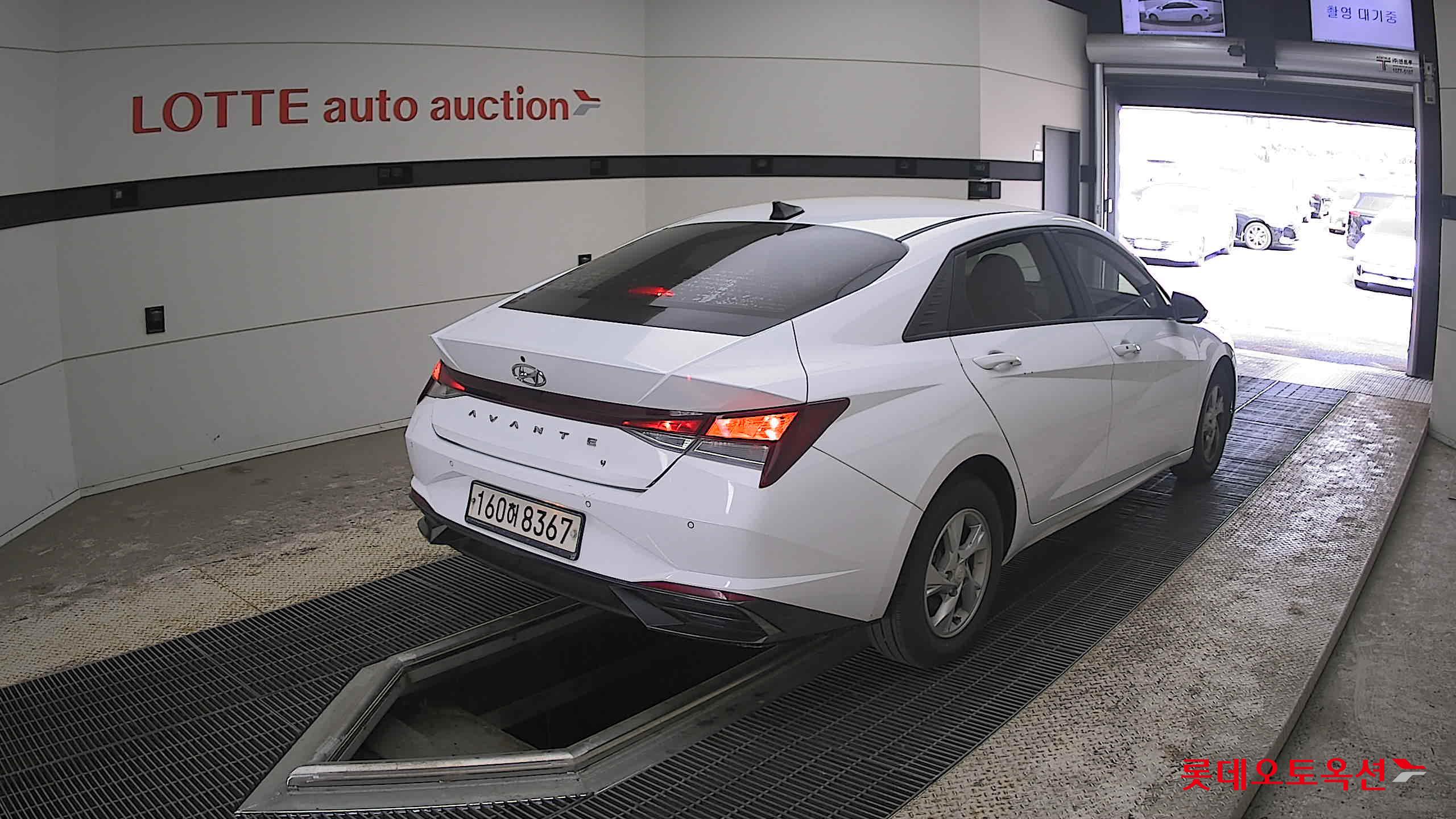 Hyundai Elantra 2021 - Image 5