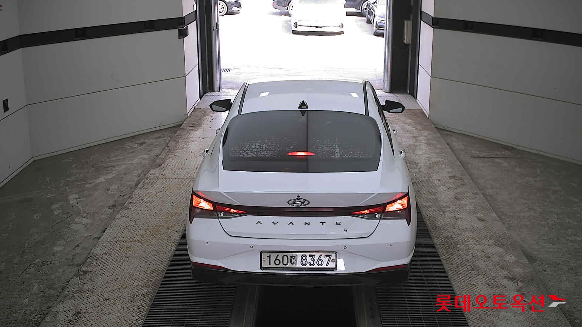 Hyundai Elantra 2021 - Image 17