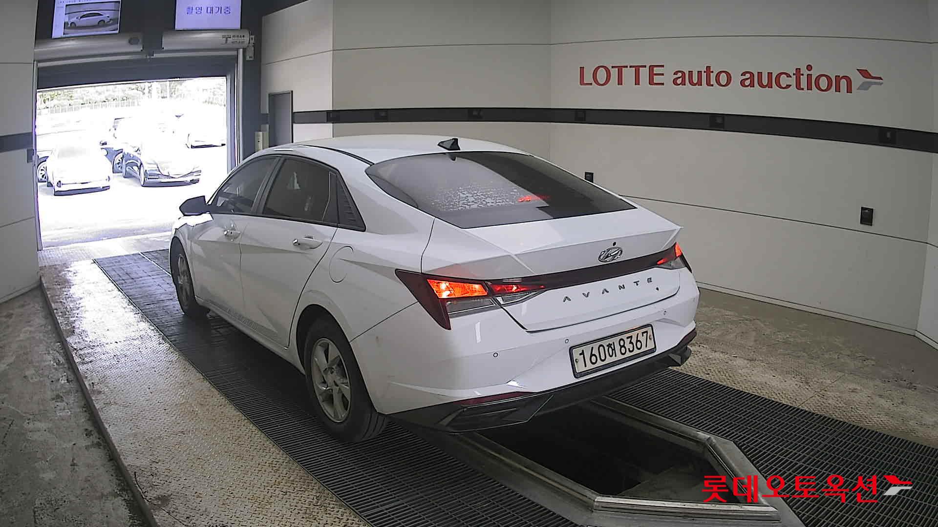 Hyundai Elantra 2021 - Image 4