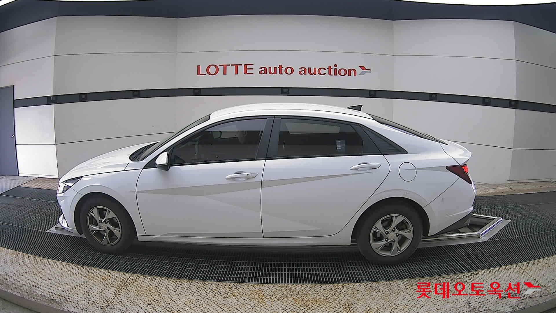 Hyundai Elantra 2021 - Image 13