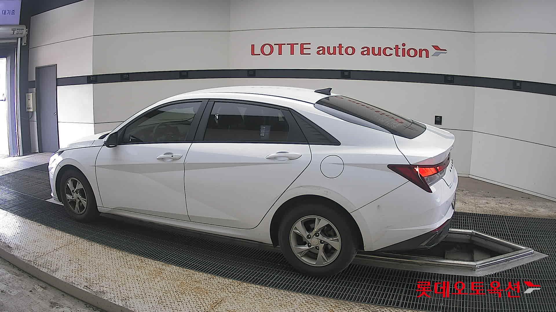 Hyundai Elantra 2021 - Image 14