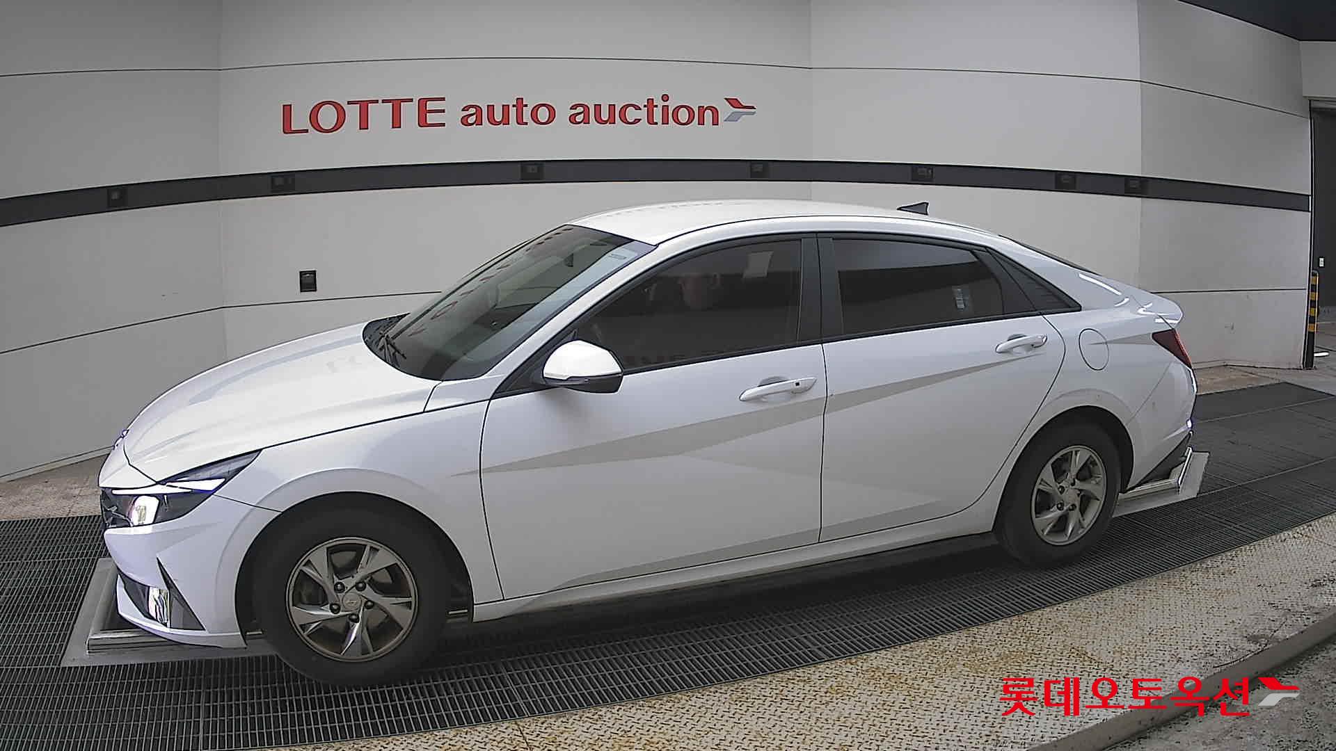 Hyundai Elantra 2021 - Image 12