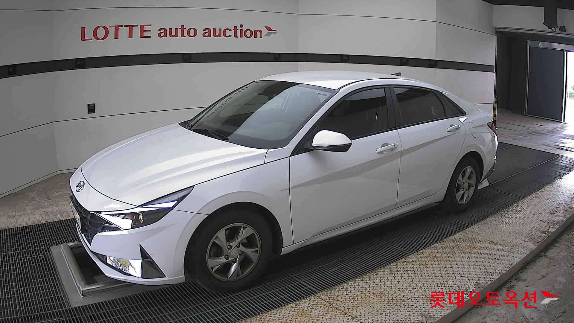 Hyundai Elantra 2021 - Image 11