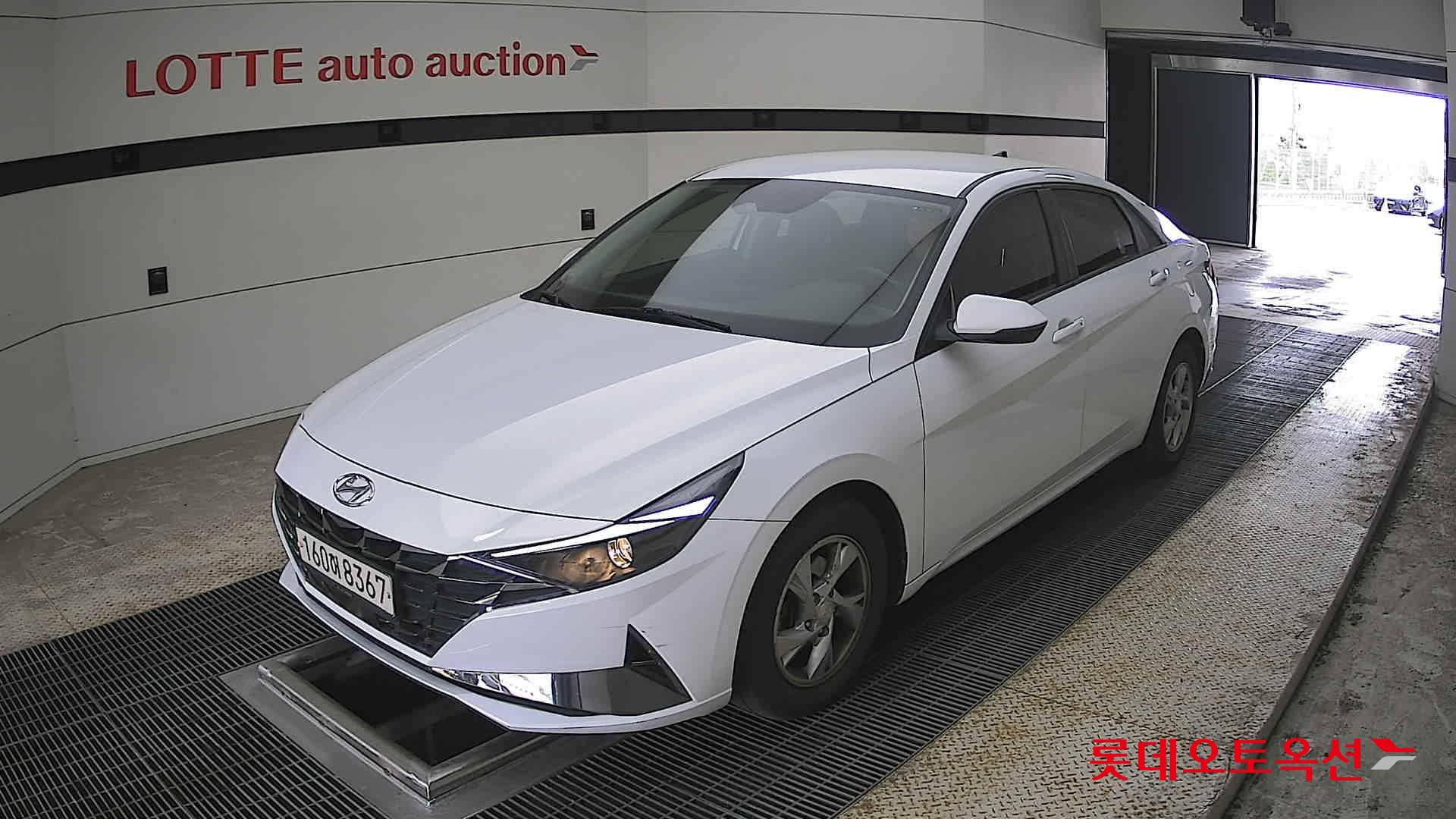 Hyundai Elantra 2021 - Image 3