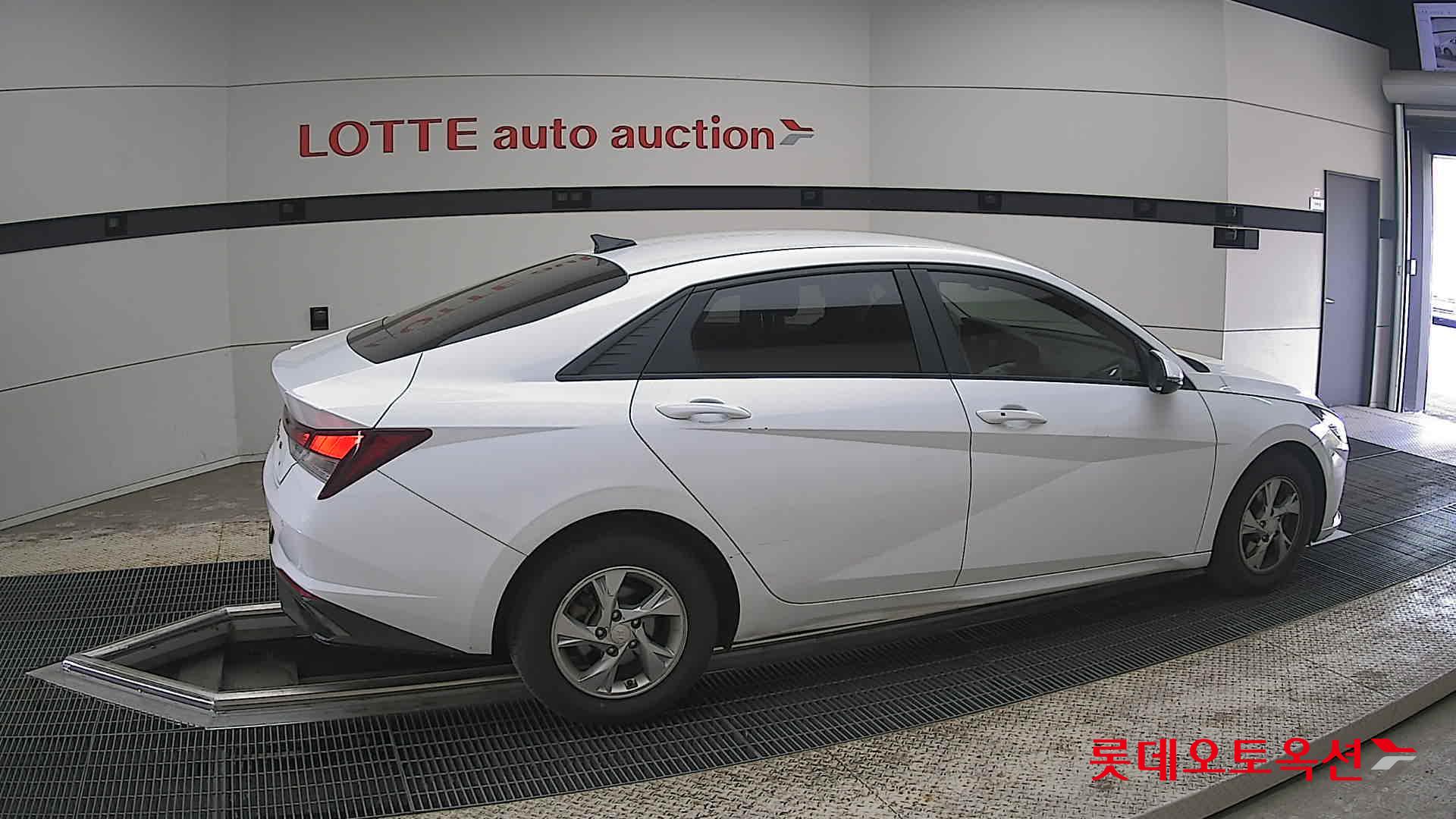 Hyundai Elantra 2021 - Image 20